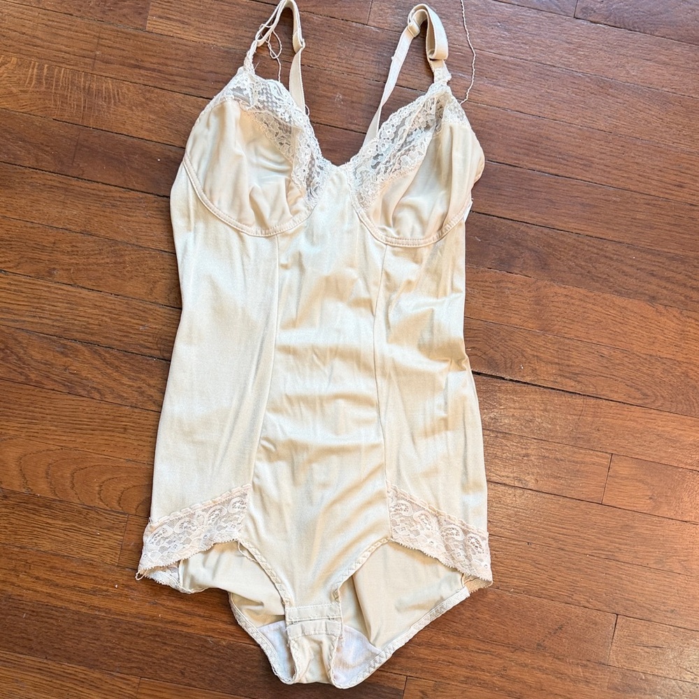 Women's Cream Lace-Trim Shaping Bodysuit